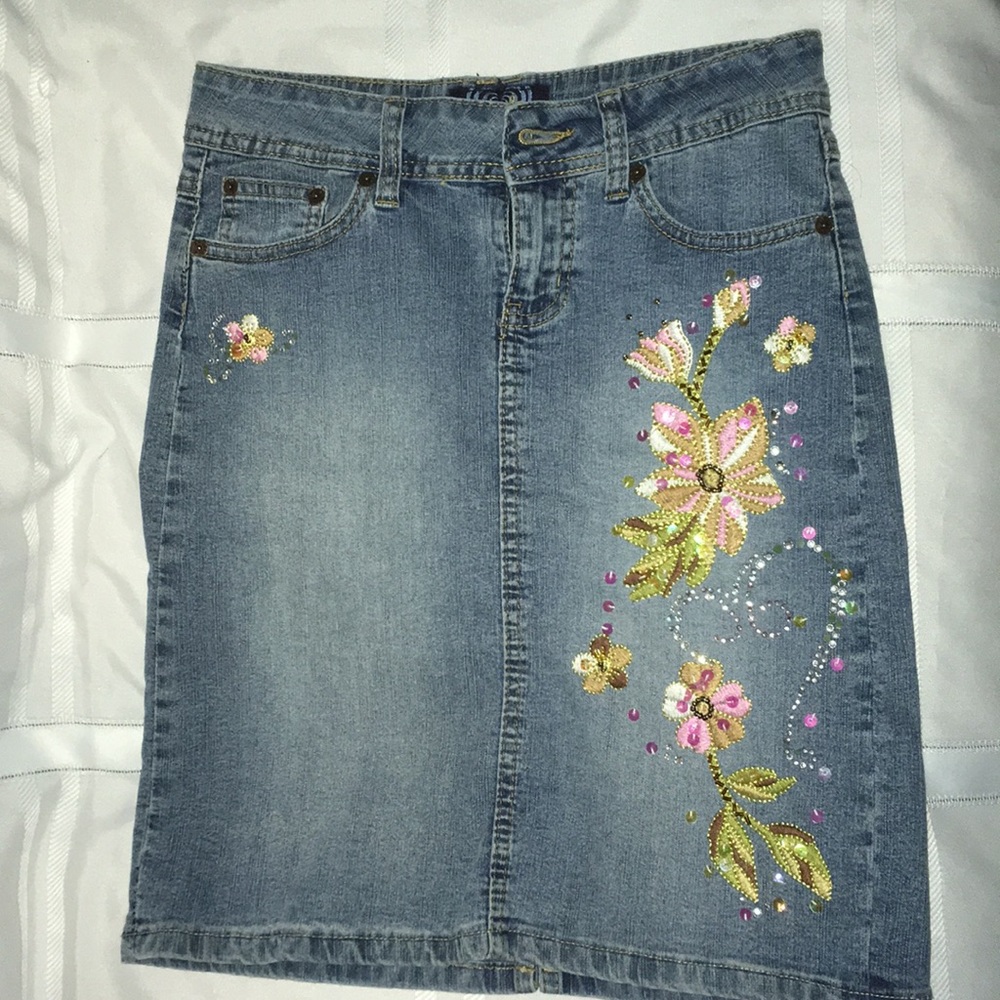 Angels embellished jean skirt size 3
